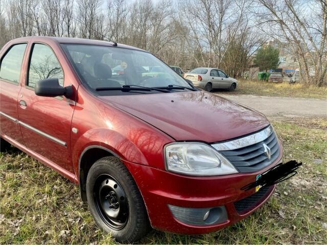 Красный Рено Логан, объемом двигателя 1.4 л и пробегом 179 тыс. км за 1850 $, фото 3 на Automoto.ua