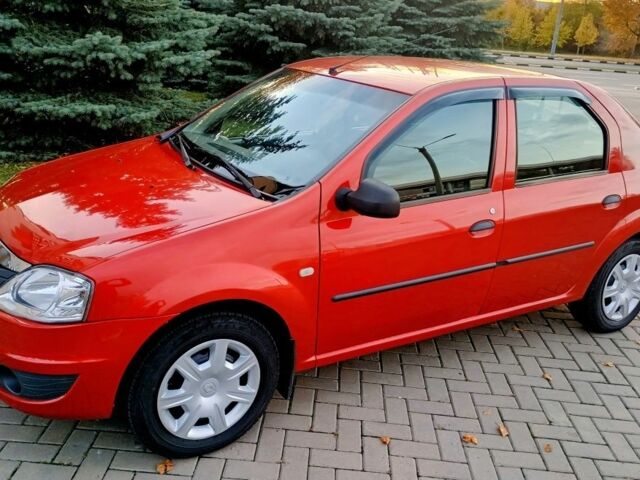 Красный Рено Логан, объемом двигателя 0 л и пробегом 131 тыс. км за 6500 $, фото 2 на Automoto.ua