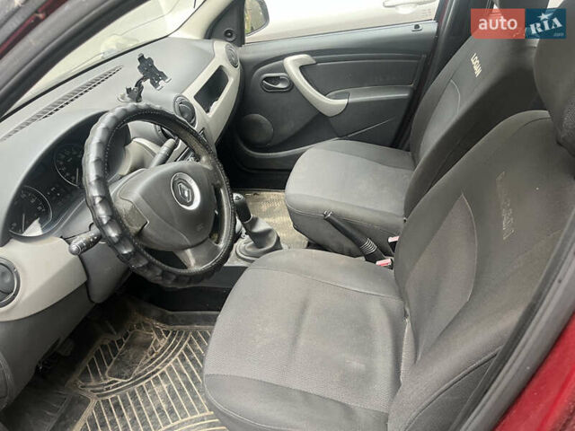 Рено Логан 2011 у Києві на Automoto.ua Червоний Рено Логан, об'ємом двигуна 1.6 л та пробігом 103 тис. км за 3000 $, фото 4 на Automoto.ua