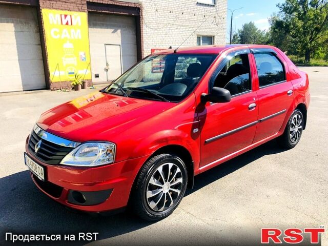 Красный Рено Логан, объемом двигателя 1.4 л и пробегом 189 тыс. км за 3850 $, фото 2 на Automoto.ua