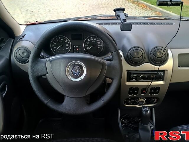 Красный Рено Логан, объемом двигателя 1.4 л и пробегом 130 тыс. км за 6450 $, фото 7 на Automoto.ua