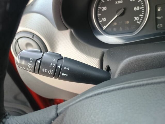 Красный Рено Логан, объемом двигателя 0 л и пробегом 131 тыс. км за 6500 $, фото 10 на Automoto.ua