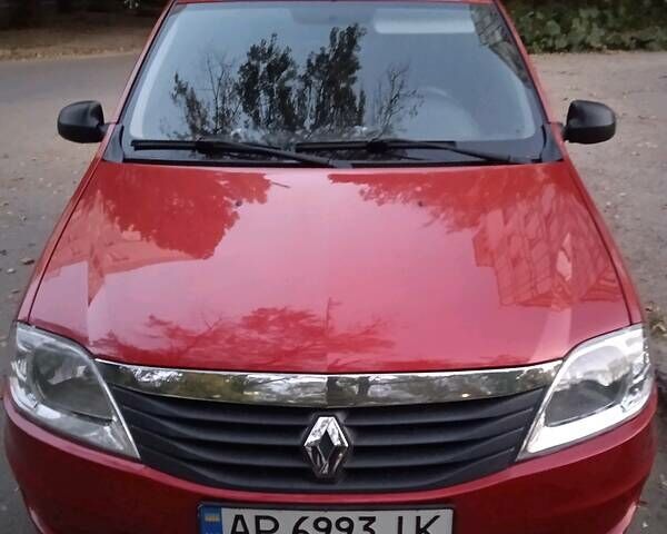 Красный Рено Логан, объемом двигателя 1.4 л и пробегом 120 тыс. км за 6000 $, фото 3 на Automoto.ua