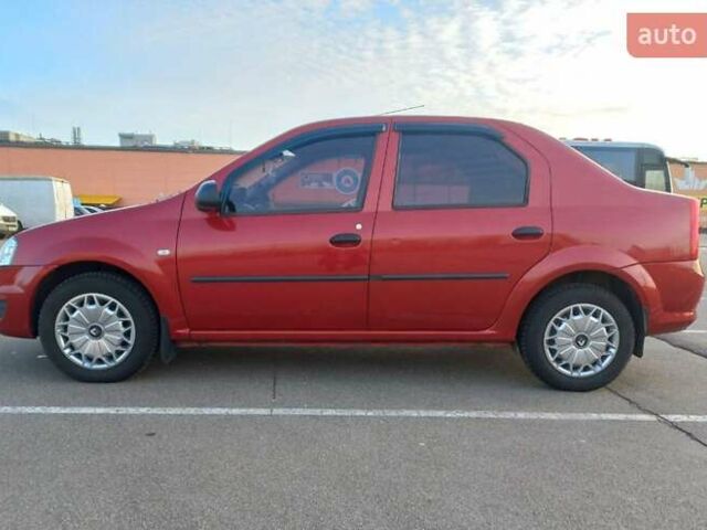 Красный Рено Логан, объемом двигателя 1.4 л и пробегом 176 тыс. км за 5200 $, фото 3 на Automoto.ua
