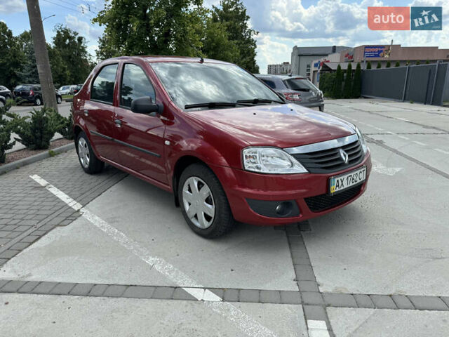 Рено Логан 2012 в Луцке на Automoto.ua Красный Рено Логан, объемом двигателя 1.6 л и пробегом 39 тыс. км за 6400 $, фото 1 на Automoto.ua