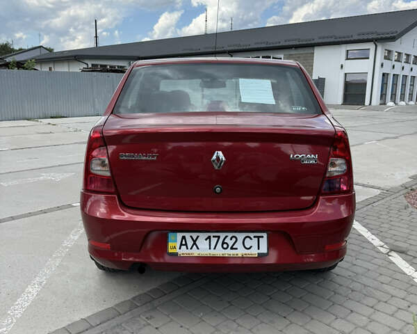 Красный Рено Логан, объемом двигателя 1.6 л и пробегом 39 тыс. км за 6500 $, фото 4 на Automoto.ua