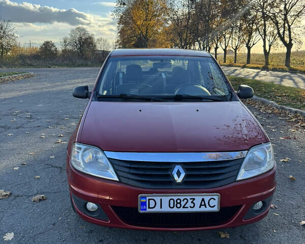 Червоний Рено Логан, об'ємом двигуна 1.6 л та пробігом 192 тис. км за 4200 $, фото 2 на Automoto.ua