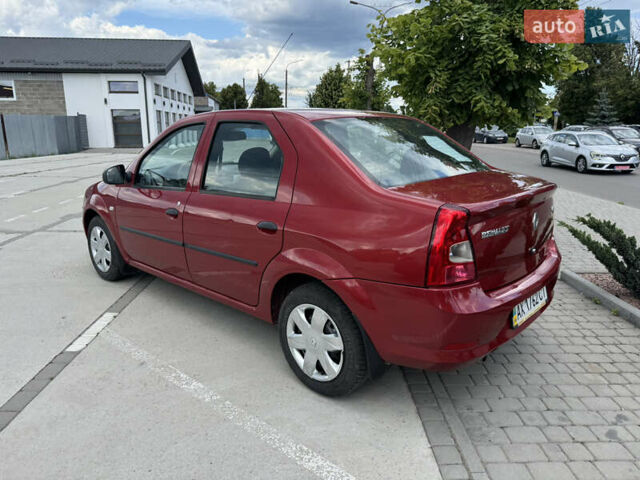 Рено Логан 2012 в Луцке на Automoto.ua Красный Рено Логан, объемом двигателя 1.6 л и пробегом 39 тыс. км за 6400 $, фото 5 на Automoto.ua