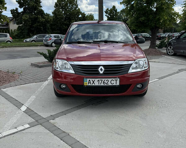 Красный Рено Логан, объемом двигателя 1.6 л и пробегом 39 тыс. км за 6500 $, фото 2 на Automoto.ua