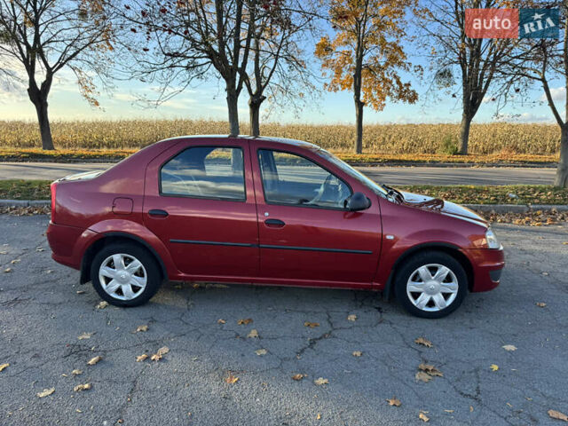 Червоний Рено Логан, об'ємом двигуна 1.6 л та пробігом 192 тис. км за 4200 $, фото 5 на Automoto.ua