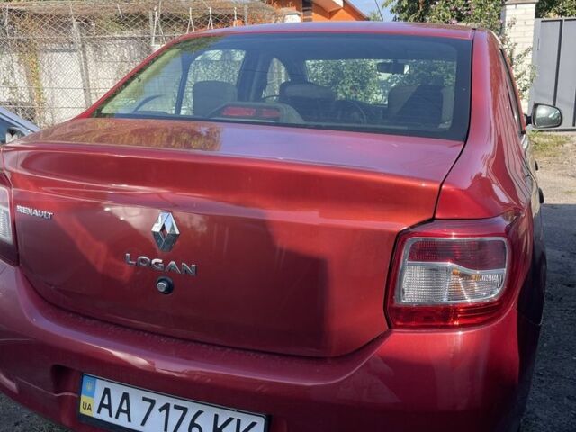 Красный Рено Логан, объемом двигателя 1.1 л и пробегом 337 тыс. км за 3950 $, фото 3 на Automoto.ua