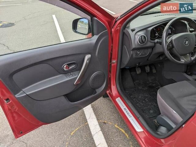 Червоний Рено Логан, об'ємом двигуна 1.6 л та пробігом 76 тис. км за 8500 $, фото 15 на Automoto.ua
