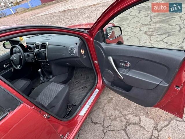 Красный Рено Логан, объемом двигателя 1.6 л и пробегом 273 тыс. км за 5550 $, фото 16 на Automoto.ua