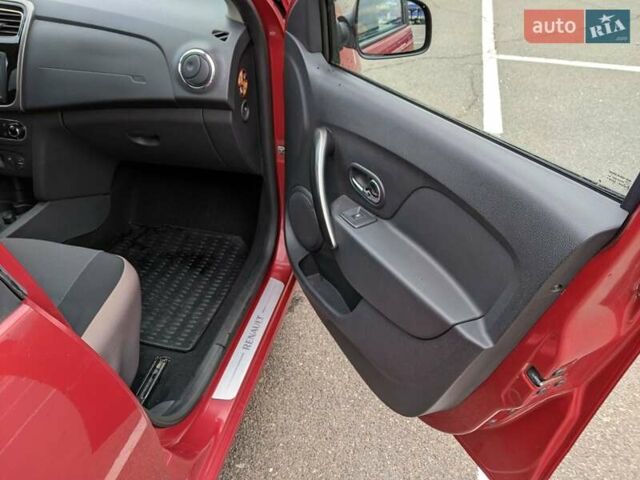 Червоний Рено Логан, об'ємом двигуна 1.6 л та пробігом 76 тис. км за 8500 $, фото 12 на Automoto.ua