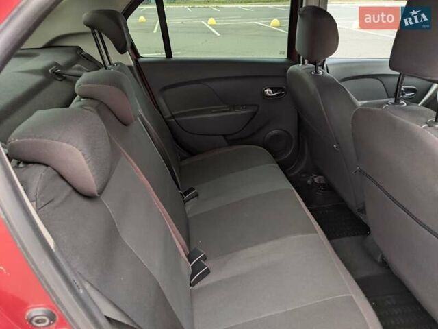 Червоний Рено Логан, об'ємом двигуна 1.6 л та пробігом 76 тис. км за 8500 $, фото 9 на Automoto.ua