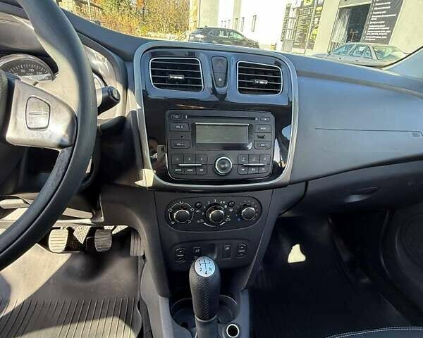 Червоний Рено Логан, об'ємом двигуна 1.15 л та пробігом 218 тис. км за 4500 $, фото 14 на Automoto.ua
