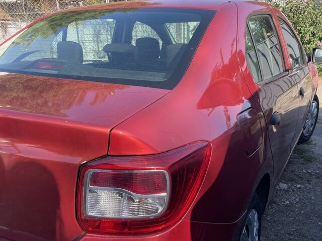 Красный Рено Логан, объемом двигателя 1.1 л и пробегом 337 тыс. км за 3950 $, фото 2 на Automoto.ua