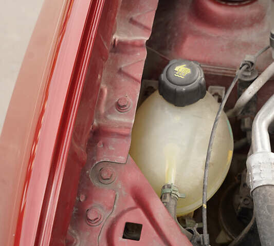 Червоний Рено Логан, об'ємом двигуна 1.5 л та пробігом 102 тис. км за 9800 $, фото 17 на Automoto.ua