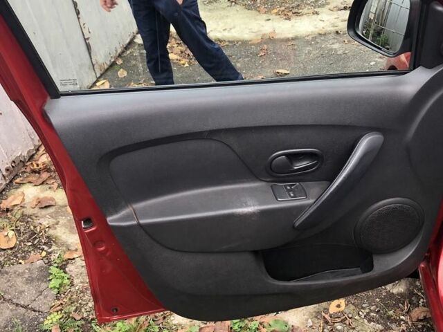 Червоний Рено Логан, об'ємом двигуна 0 л та пробігом 72 тис. км за 7500 $, фото 16 на Automoto.ua