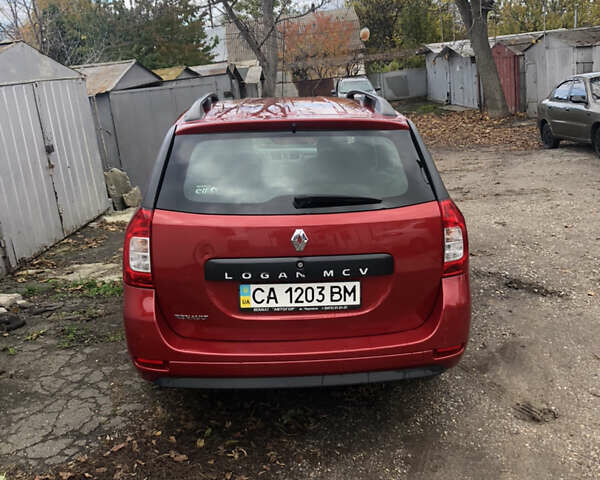 Рено Логан 2013 у Смеле на Automoto.ua Червоний Рено Логан, об'ємом двигуна 1.15 л та пробігом 72 тис. км за 7500 $, фото 2 на Automoto.ua