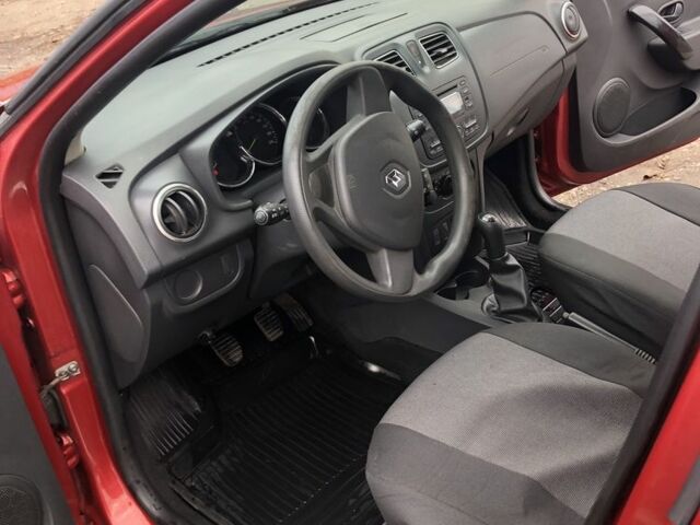 Червоний Рено Логан, об'ємом двигуна 0 л та пробігом 72 тис. км за 7500 $, фото 15 на Automoto.ua