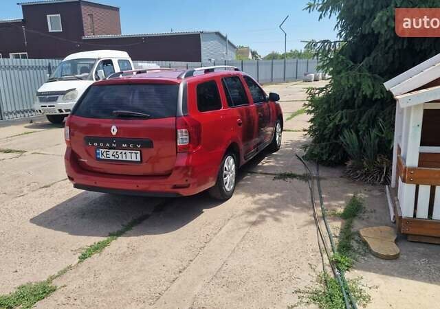 Красный Рено Логан, объемом двигателя 0.9 л и пробегом 230 тыс. км за 8000 $, фото 3 на Automoto.ua