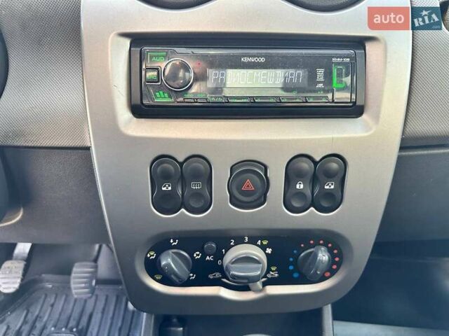 Рено Логан, объемом двигателя 1.39 л и пробегом 222 тыс. км за 5000 $, фото 4 на Automoto.ua