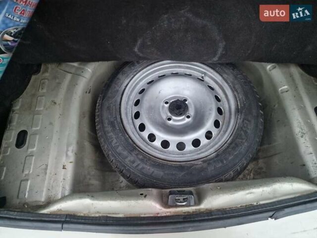 Рено Логан, об'ємом двигуна 1.46 л та пробігом 240 тис. км за 4000 $, фото 17 на Automoto.ua