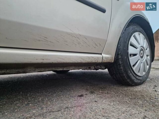 Рено Логан, об'ємом двигуна 1.46 л та пробігом 240 тис. км за 4000 $, фото 12 на Automoto.ua