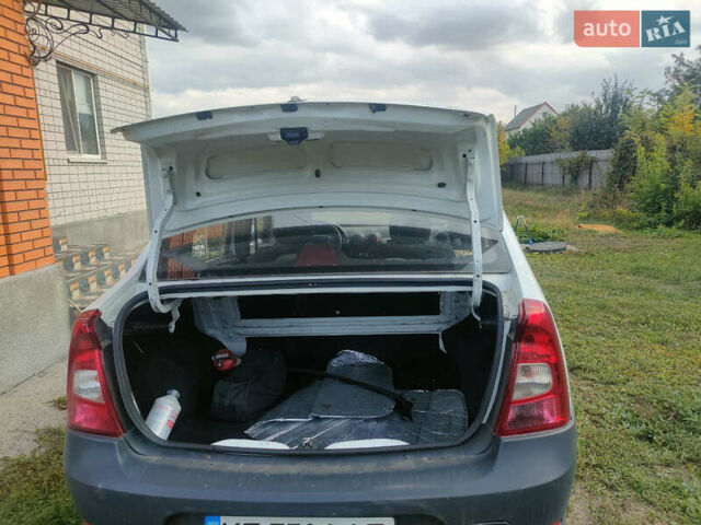 Рено Логан, объемом двигателя 1.4 л и пробегом 213 тыс. км за 4000 $, фото 2 на Automoto.ua