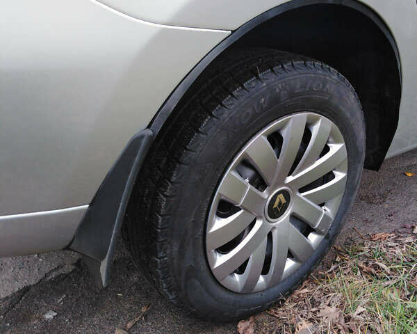 Рено Логан, объемом двигателя 1.6 л и пробегом 147 тыс. км за 5350 $, фото 12 на Automoto.ua