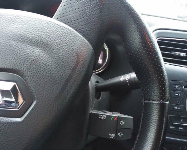 Рено Логан, объемом двигателя 1.6 л и пробегом 147 тыс. км за 5350 $, фото 16 на Automoto.ua