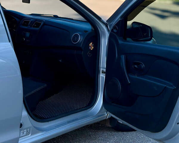 Рено Логан, объемом двигателя 1.6 л и пробегом 144 тыс. км за 5700 $, фото 9 на Automoto.ua