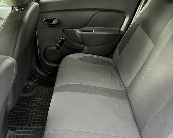 Рено Логан, об'ємом двигуна 1.2 л та пробігом 162 тис. км за 4999 $, фото 14 на Automoto.ua