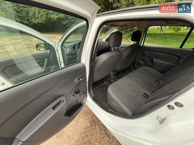 Рено Логан, объемом двигателя 1.5 л и пробегом 79 тыс. км за 6800 $, фото 17 на Automoto.ua