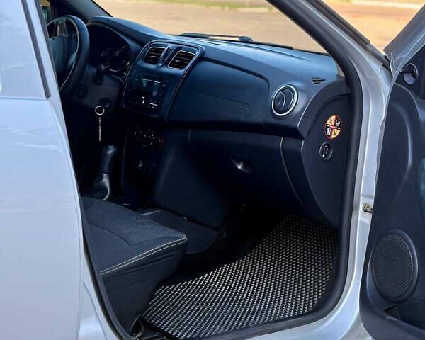 Рено Логан, объемом двигателя 1.6 л и пробегом 144 тыс. км за 5700 $, фото 39 на Automoto.ua