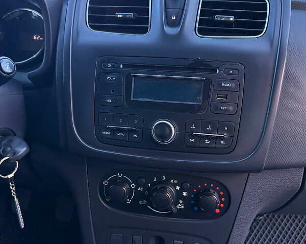 Рено Логан, объемом двигателя 1.6 л и пробегом 144 тыс. км за 5700 $, фото 42 на Automoto.ua