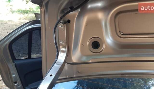 Рено Логан, об'ємом двигуна 1.5 л та пробігом 135 тис. км за 7200 $, фото 5 на Automoto.ua