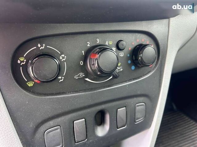 Рено Логан, об'ємом двигуна 0 л та пробігом 70 тис. км за 4990 $, фото 16 на Automoto.ua