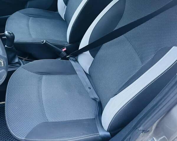 Рено Логан, объемом двигателя 1.5 л и пробегом 50 тыс. км за 8000 $, фото 13 на Automoto.ua