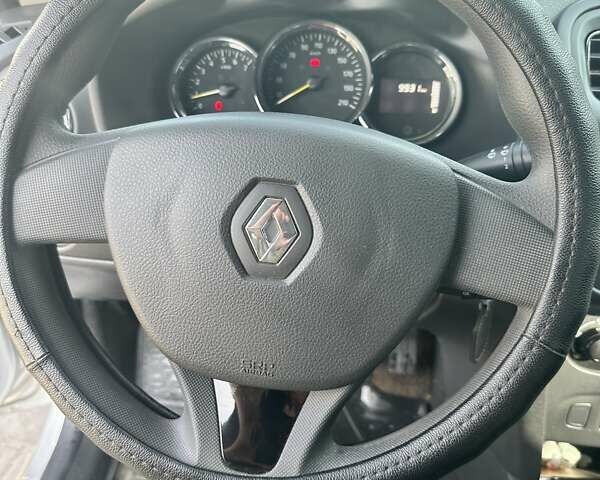 Рено Логан, объемом двигателя 1.6 л и пробегом 10 тыс. км за 11399 $, фото 4 на Automoto.ua