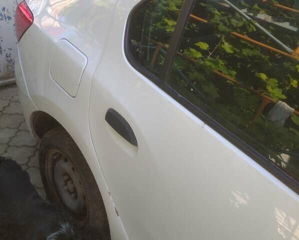 Рено Логан, объемом двигателя 1.5 л и пробегом 245 тыс. км за 5300 $, фото 4 на Automoto.ua