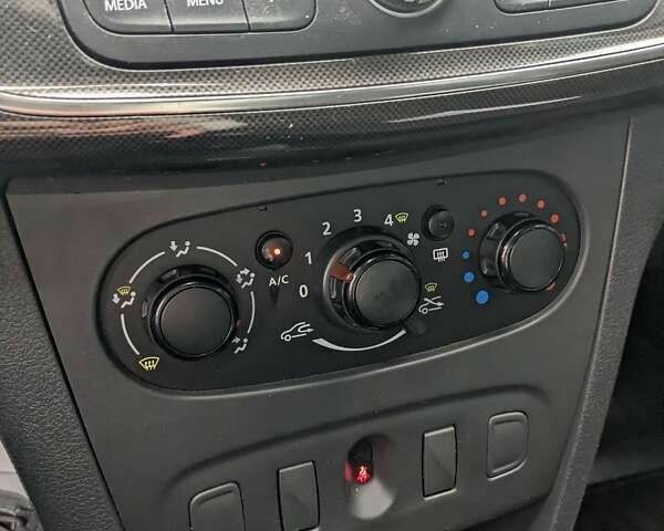 Рено Логан, объемом двигателя 1 л и пробегом 113 тыс. км за 4000 $, фото 17 на Automoto.ua