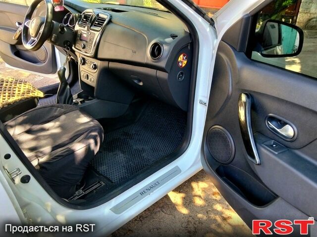 Рено Логан 2019 в Николаеве на Automoto.ua Рено Логан, объемом двигателя 0.9 л и пробегом 75 тыс. км за 8000 $, фото 1 на Automoto.ua