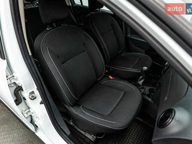 Рено Логан, об'ємом двигуна 1.5 л та пробігом 120 тис. км за 9685 $, фото 15 на Automoto.ua