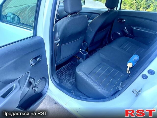 Рено Логан, об'ємом двигуна 15 л та пробігом 161 тис. км за 7100 $, фото 5 на Automoto.ua