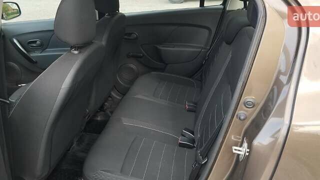 Рено Логан, объемом двигателя 0.9 л и пробегом 12 тыс. км за 10200 $, фото 7 на Automoto.ua