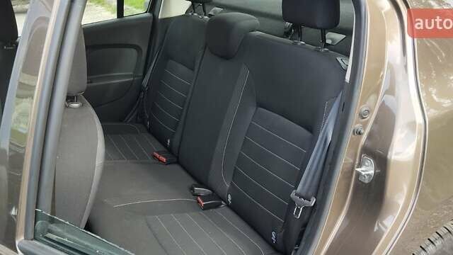 Рено Логан, объемом двигателя 0.9 л и пробегом 12 тыс. км за 10200 $, фото 6 на Automoto.ua