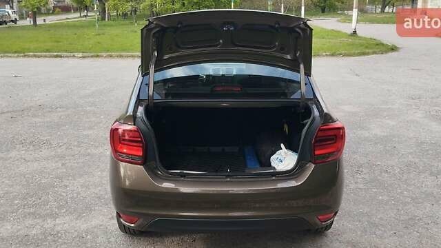 Рено Логан, объемом двигателя 0.9 л и пробегом 12 тыс. км за 10200 $, фото 11 на Automoto.ua
