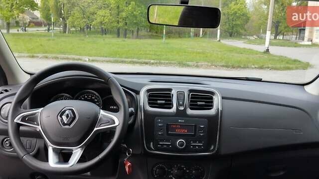 Рено Логан, объемом двигателя 0.9 л и пробегом 12 тыс. км за 10200 $, фото 5 на Automoto.ua